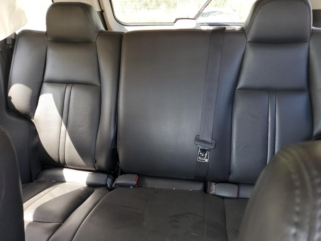 1J4PR4GK5AC135777 2010 Jeep Grand Cherokee Laredo