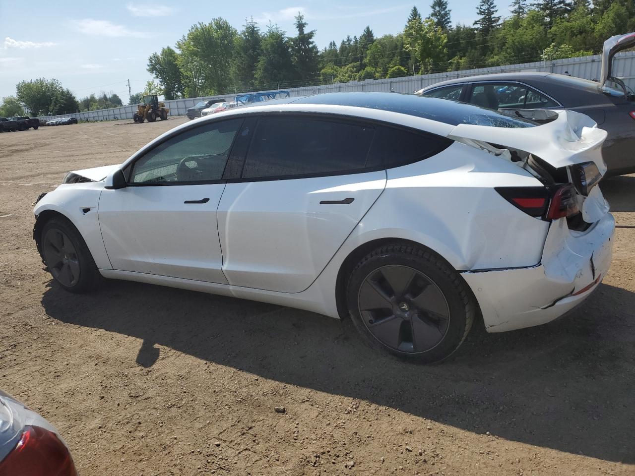 2022 Tesla Model 3 vin: 5YJ3E1EB1NF205561