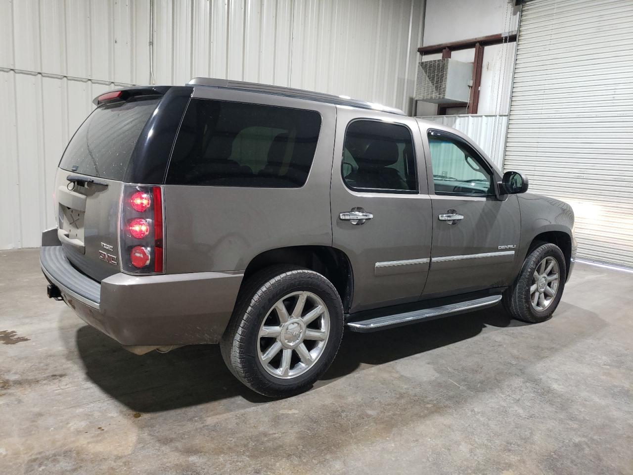 1GKS1EEF7BR283905 2011 GMC Yukon Denali