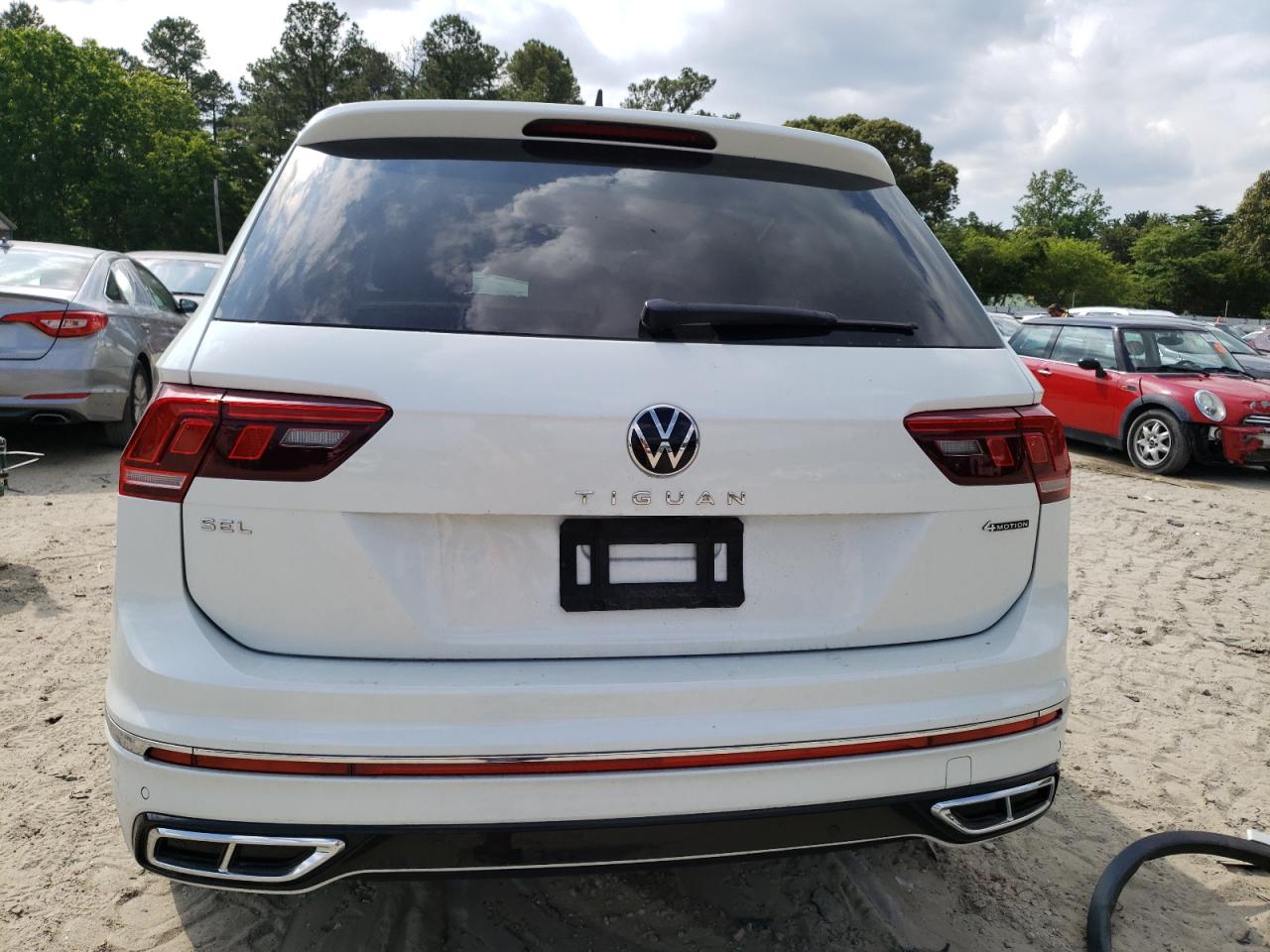3VV4B7AX3NM035752 2022 Volkswagen Tiguan Sel R-Line