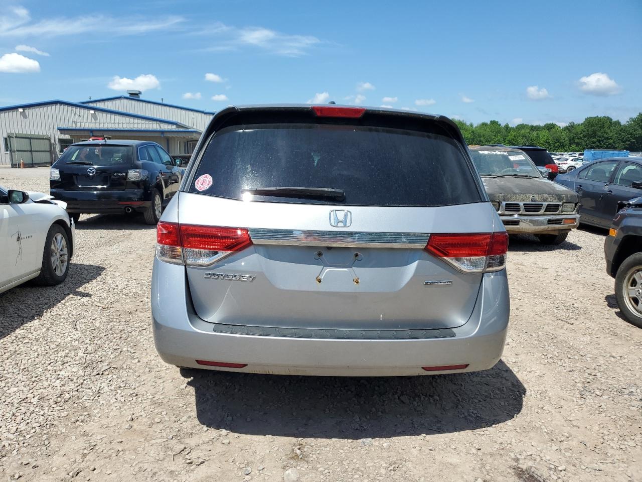 5FNRL5H31GB136885 2016 Honda Odyssey Se