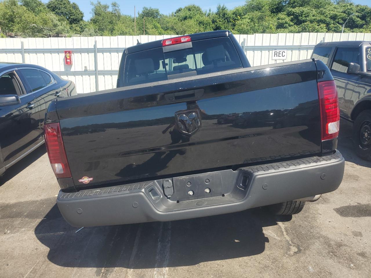 1C6RR6GG2KS618633 2019 Ram 1500 Classic Slt