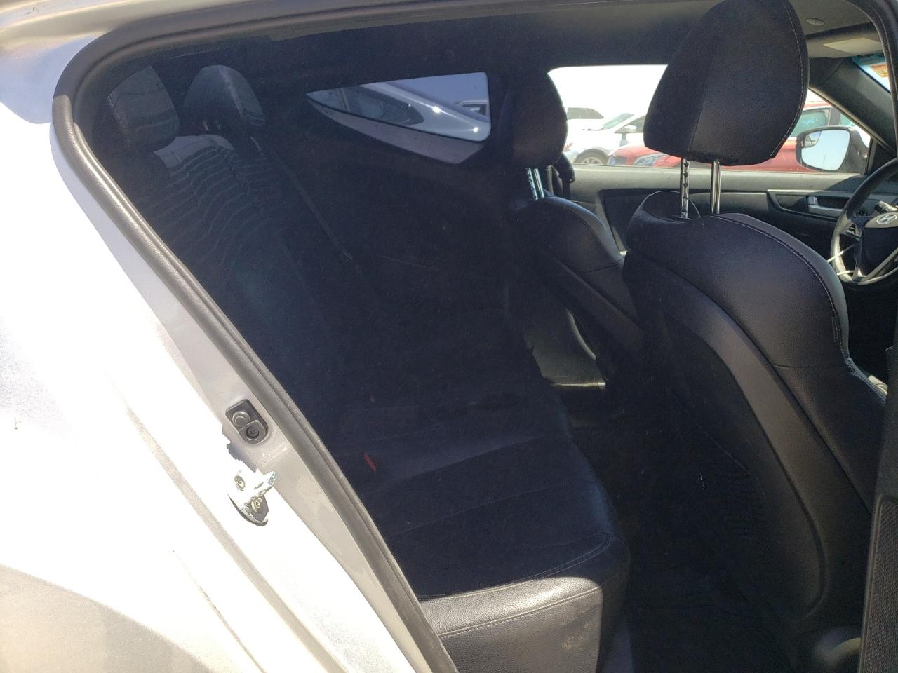 KMHTC6AE1GU286070 2016 Hyundai Veloster Turbo