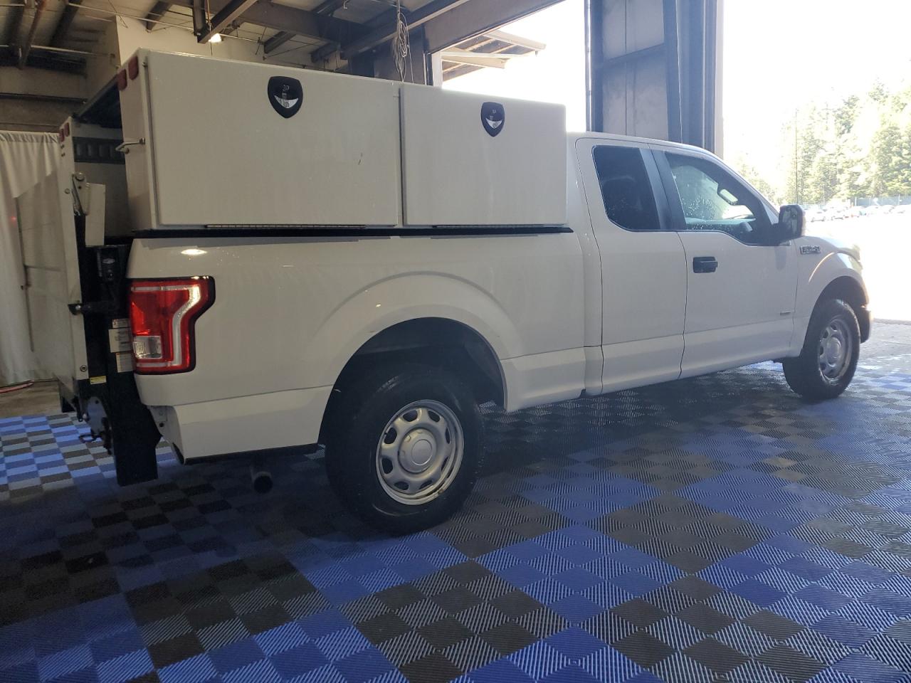 2016 Ford F150 Super Cab vin: 1FTEX1CGXGKE98609