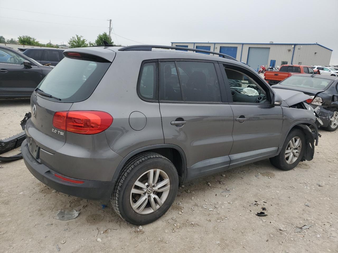 WVGAV7AX6FW556132 2015 Volkswagen Tiguan S