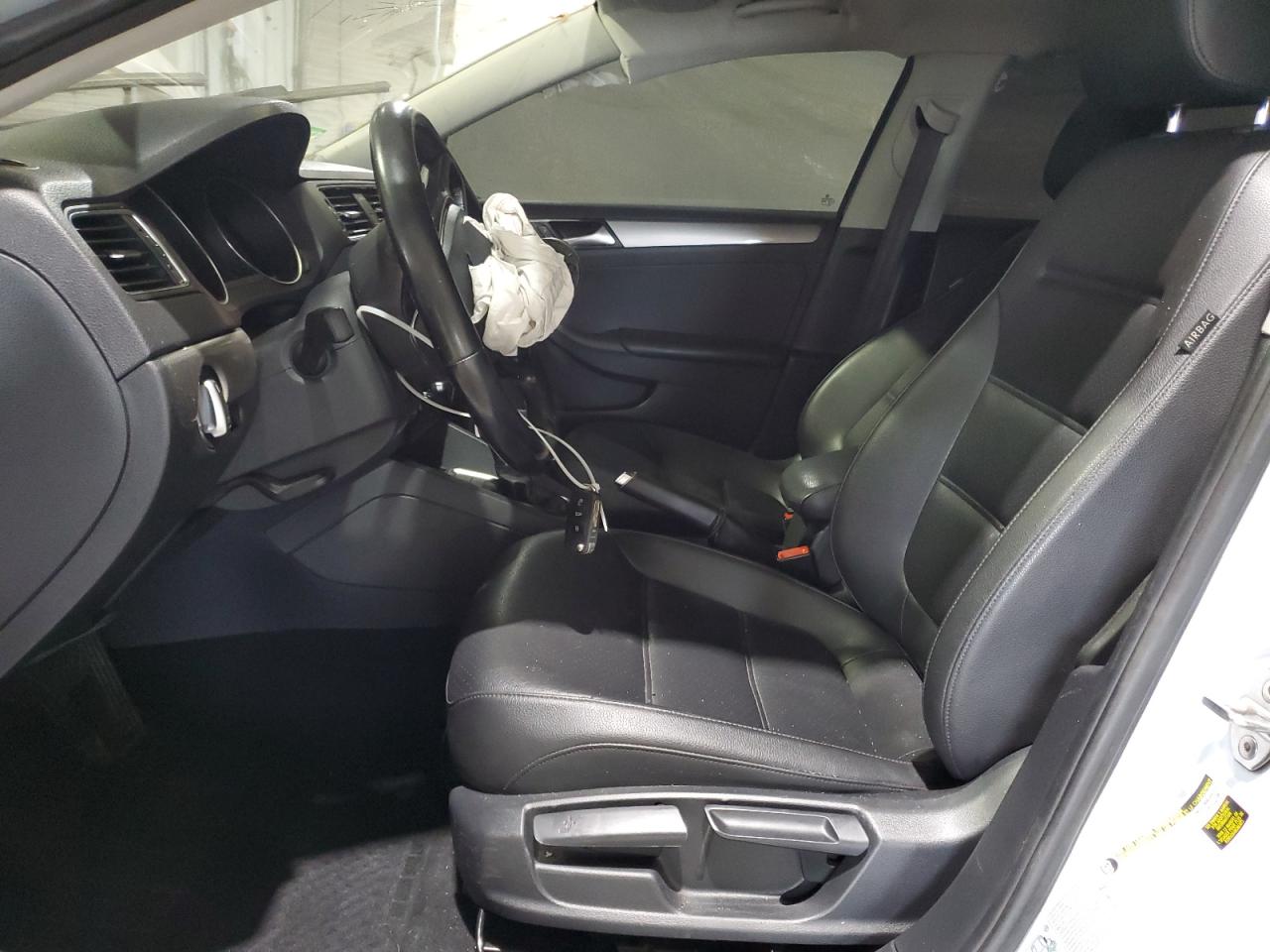 3VWDB7AJ2HM415029 2017 Volkswagen Jetta Se