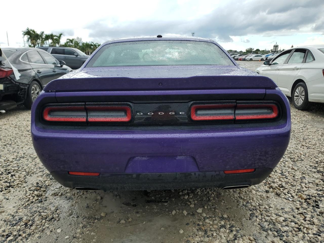 2C3CDZAG2JH322691 2018 Dodge Challenger Sxt