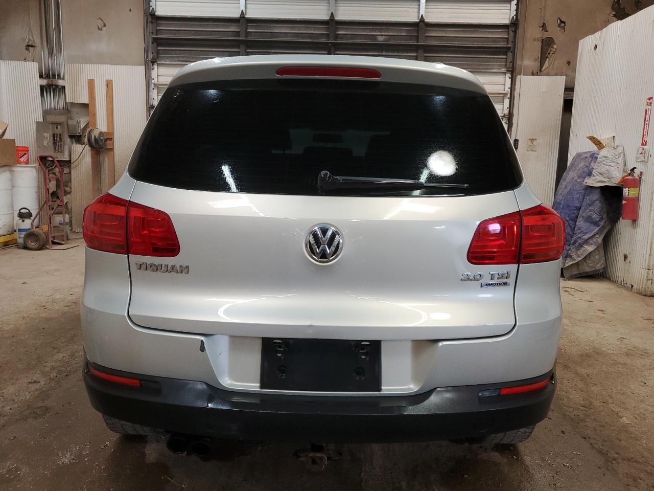 2013 Volkswagen Tiguan S vin: WVGBV7AX6DW526825