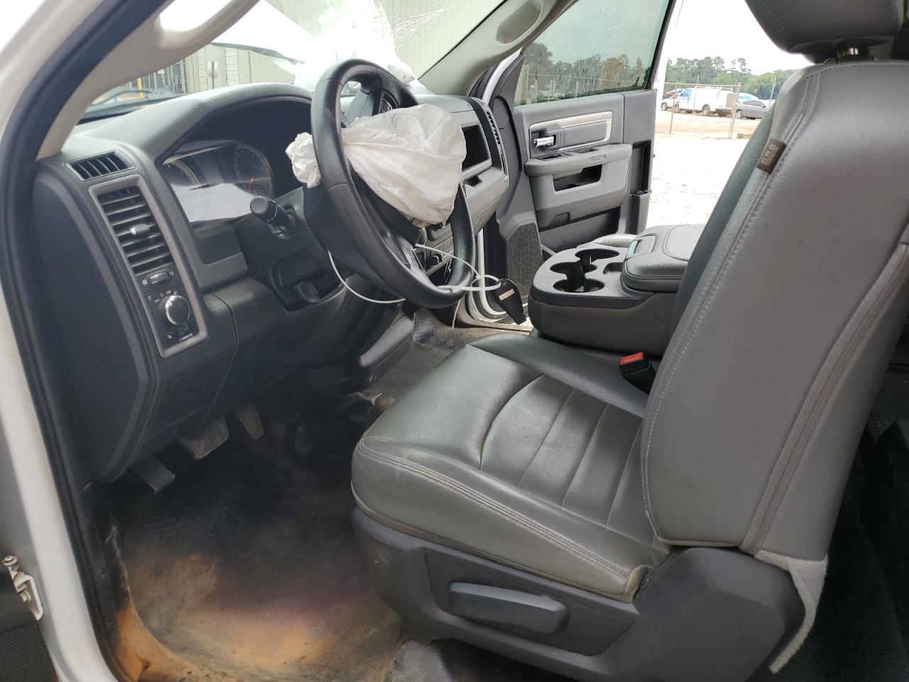 3C6JR6DG2LG136898 2020 Ram 1500 Classic Tradesman