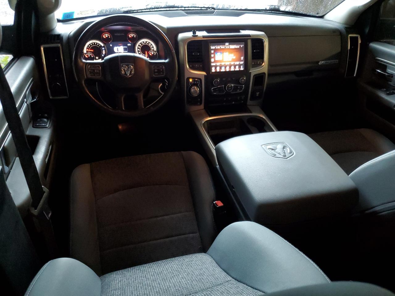 3C6RR7LT5HG688491 2017 Ram 1500 Slt