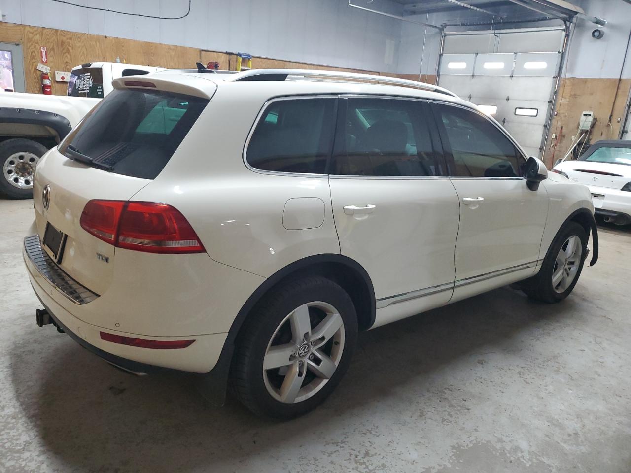 WVGFK9BPXCD004391 2012 Volkswagen Touareg V6 Tdi