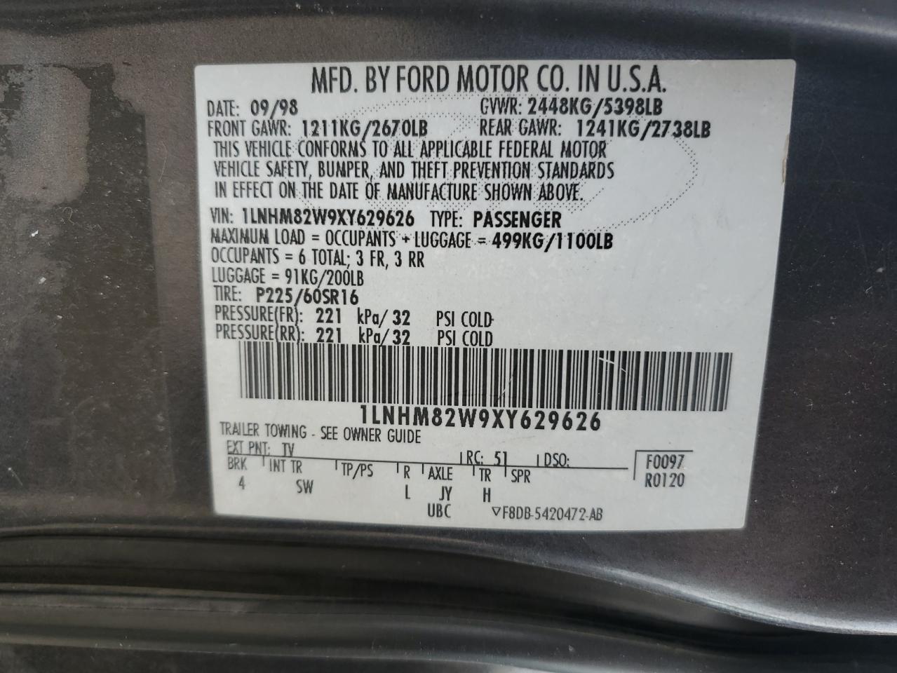 1LNHM82W9XY629626 1999 Lincoln Town Car Signature