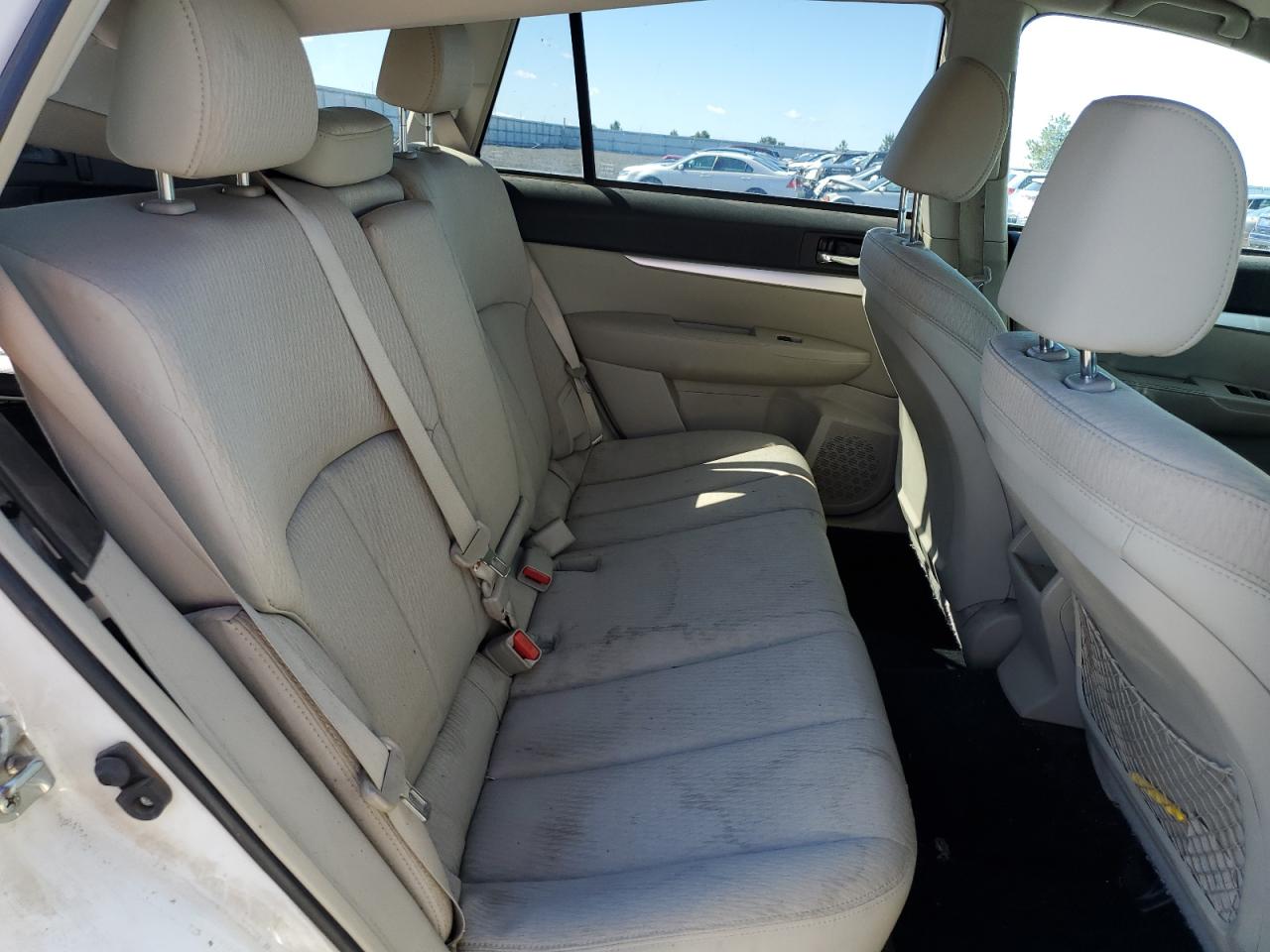 4S4BRBCC3B3399824 2011 Subaru Outback 2.5I Premium