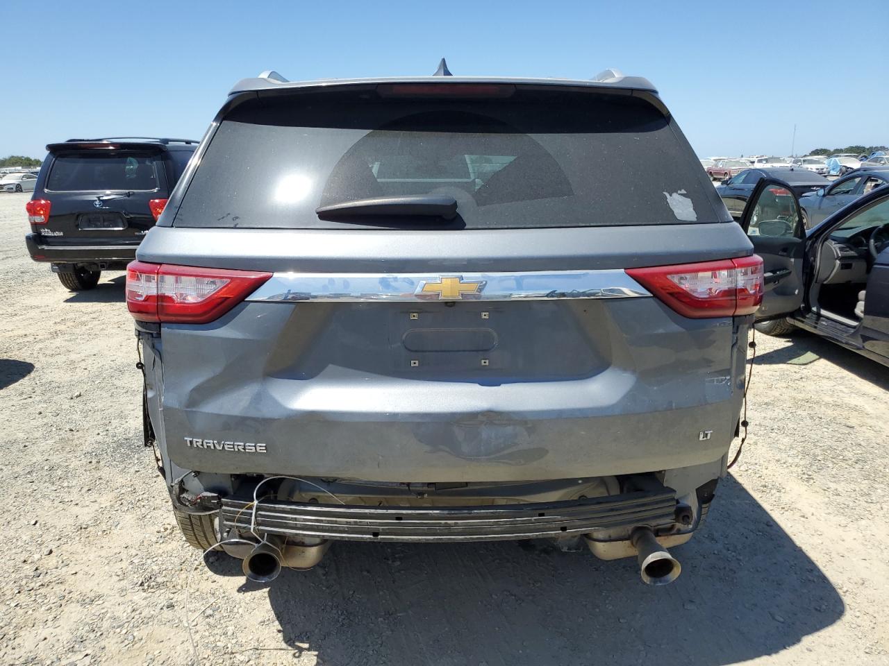 2018 Chevrolet Traverse Lt vin: 1GNERGKW8JJ183611