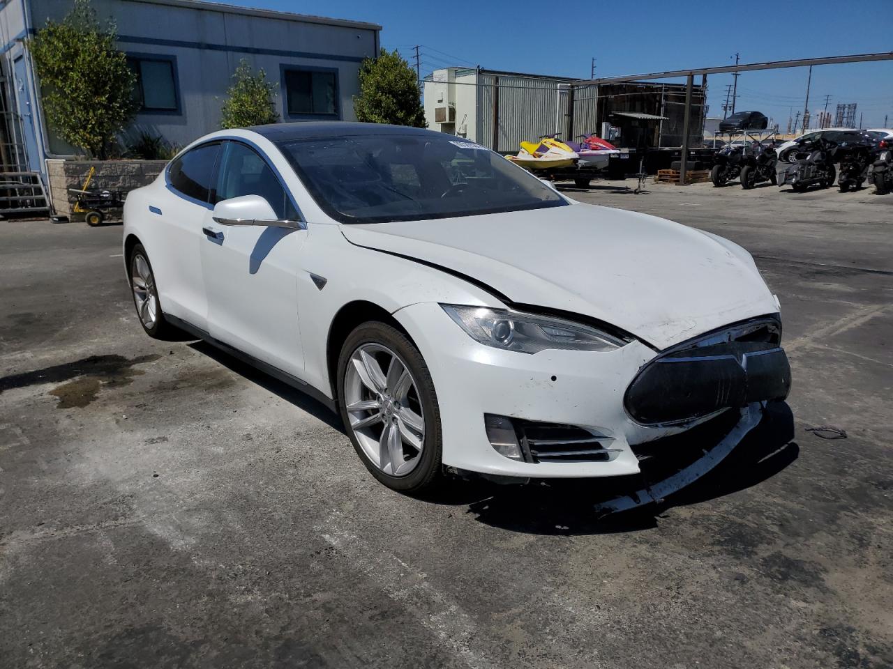 2014 Tesla Model S vin: 5YJSA1H1XEFP38163