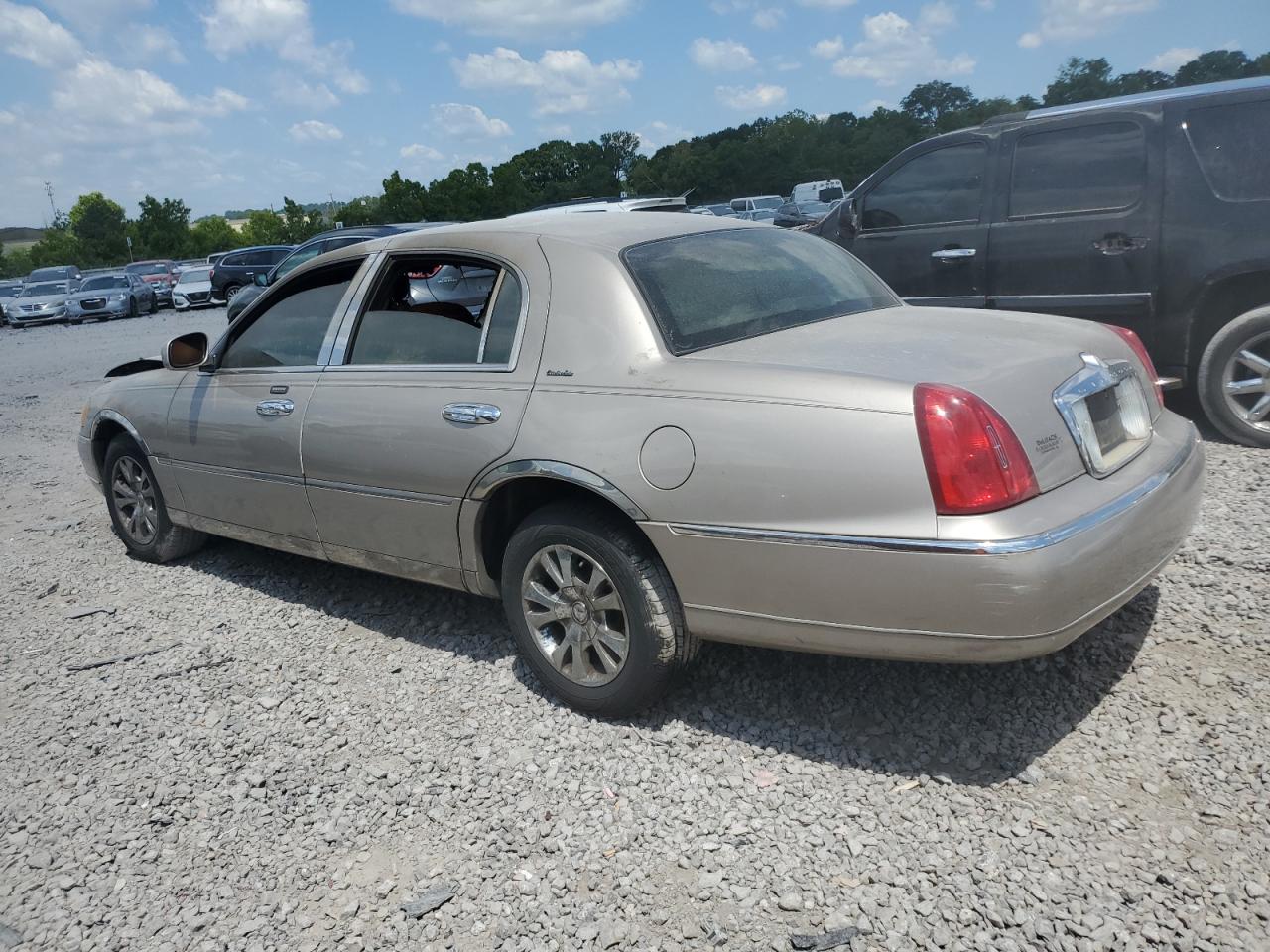 1LNHM81W41Y706878 2001 Lincoln Town Car Executive