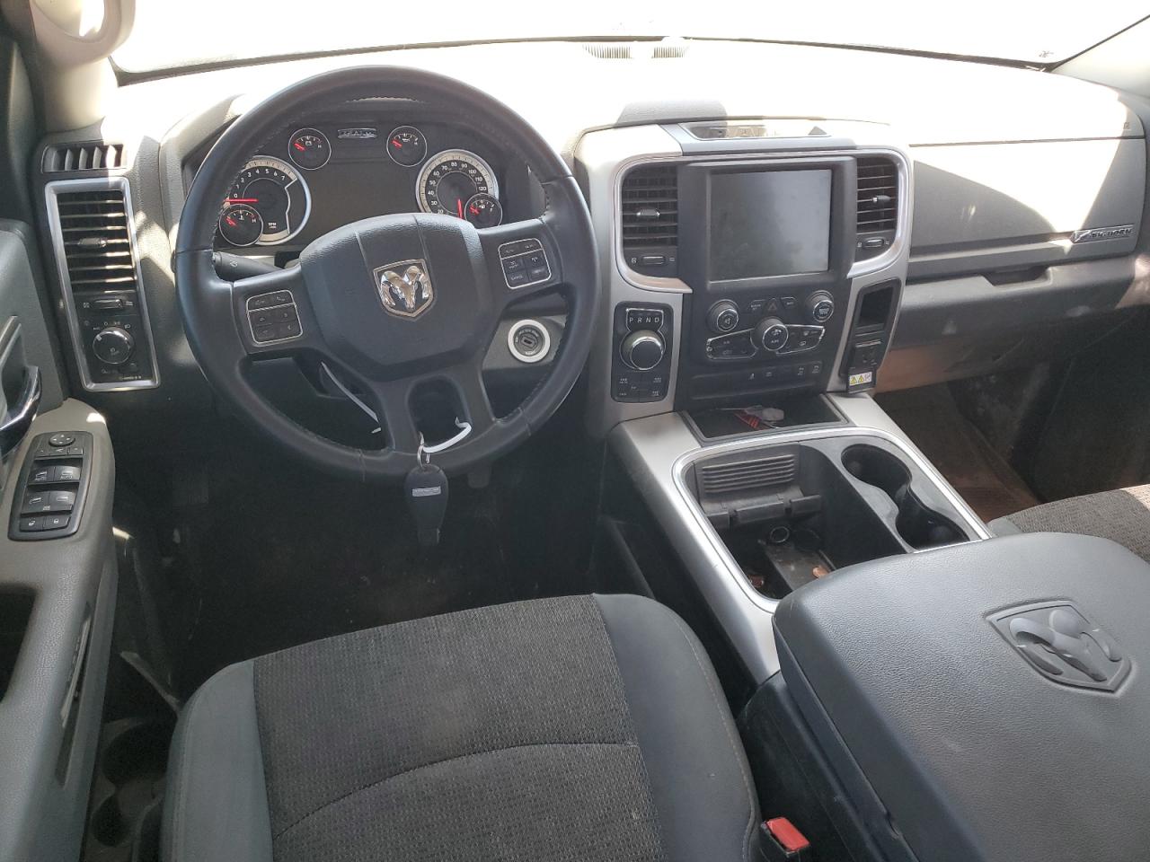 1C6RR7GT3HS555442 2017 Ram 1500 Slt