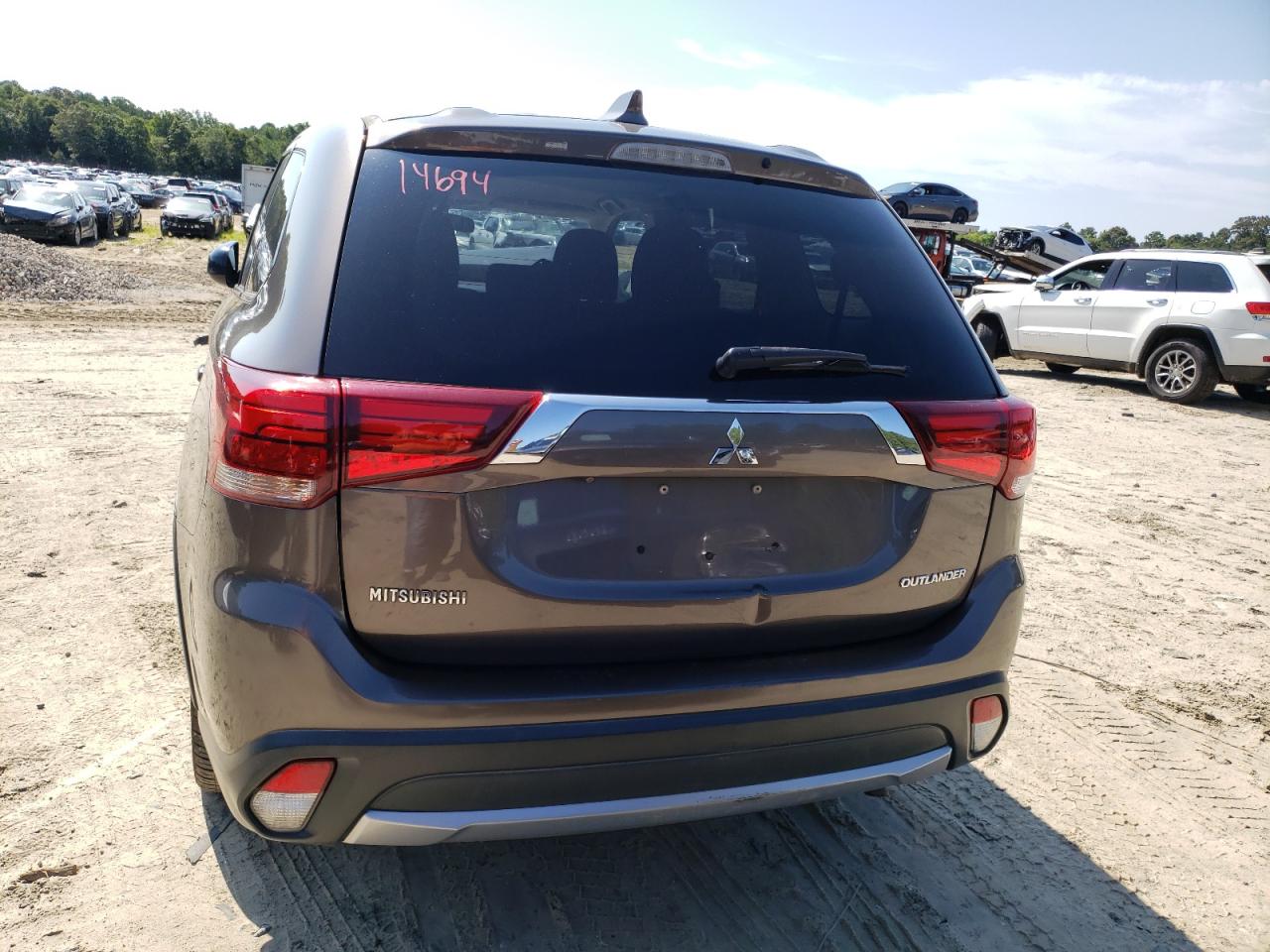 JA4AZ2A38HZ030735 2017 Mitsubishi Outlander Es