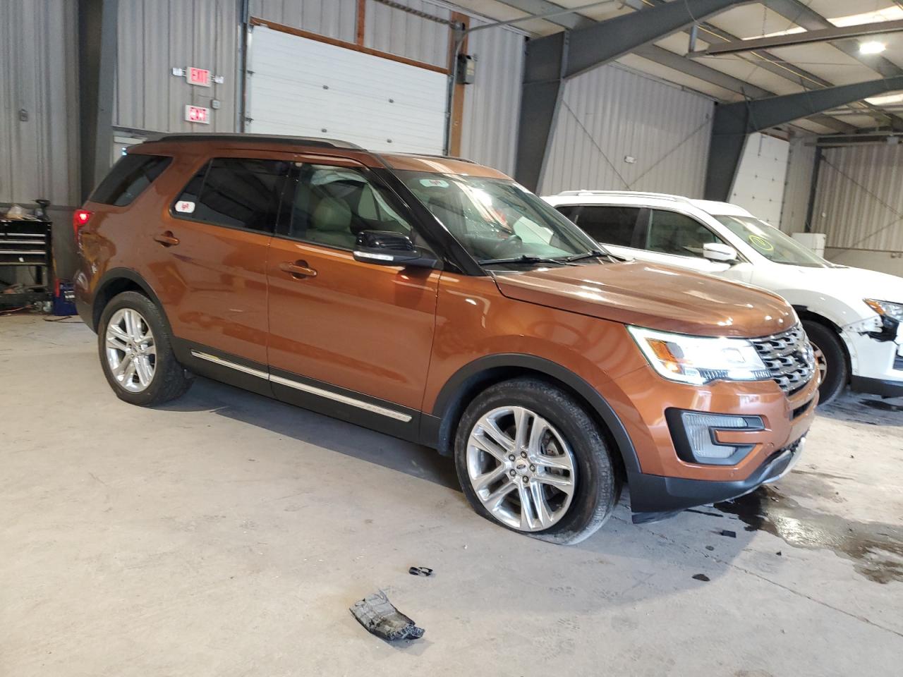 1FM5K8D83HGE27881 2017 Ford Explorer Xlt