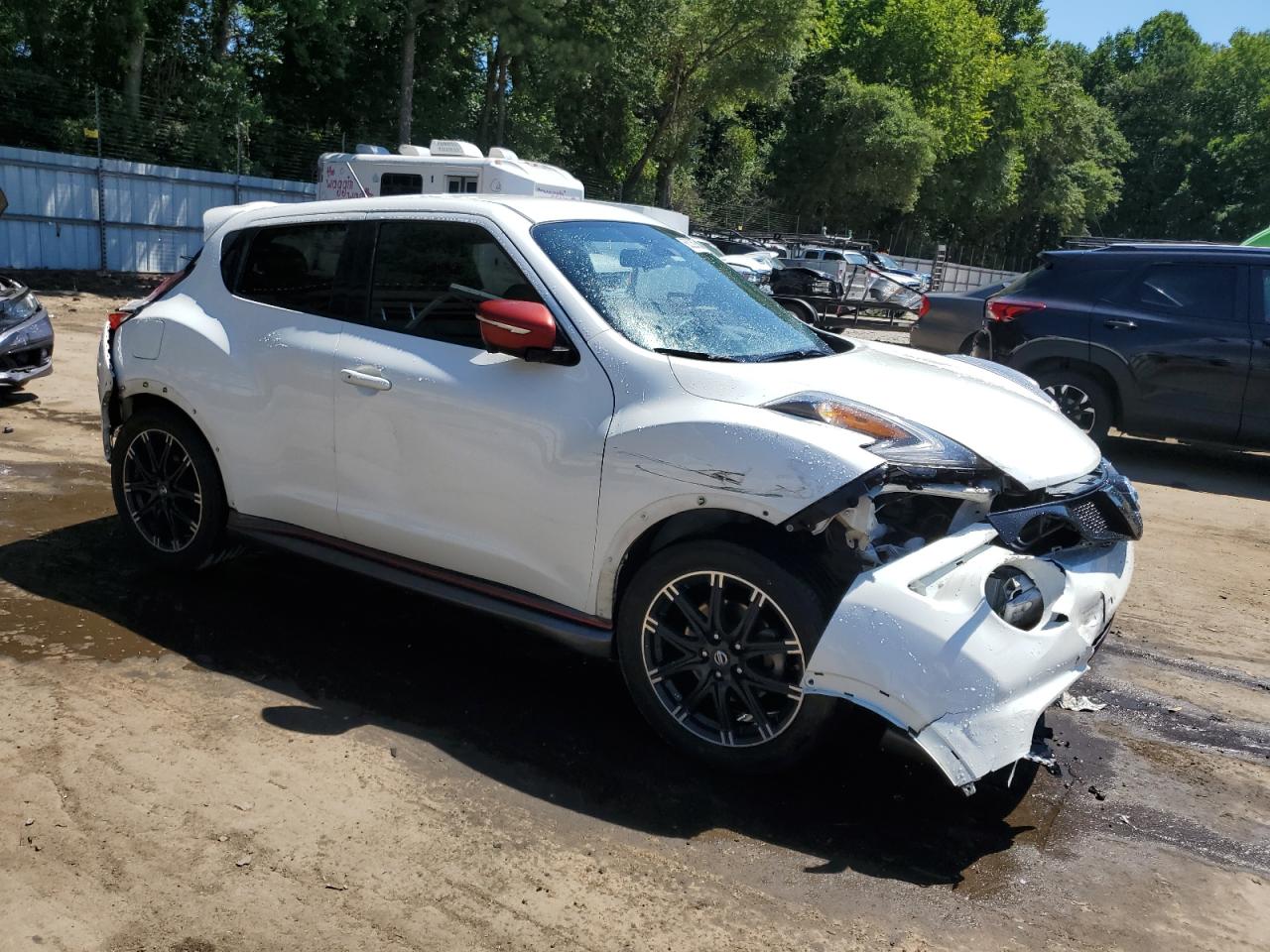 2015 Nissan Juke S vin: JN8AF5MV2FT563830