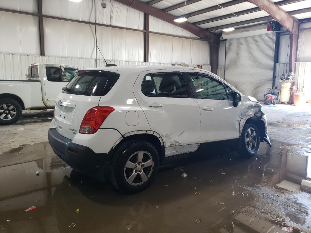 2016 Chevrolet Trax Ls vin: 3GNCJNSB4GL259391