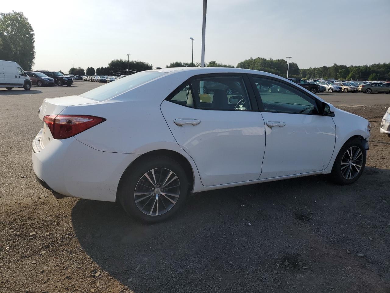 2018 Toyota Corolla L vin: 2T1BURHE4JC021152