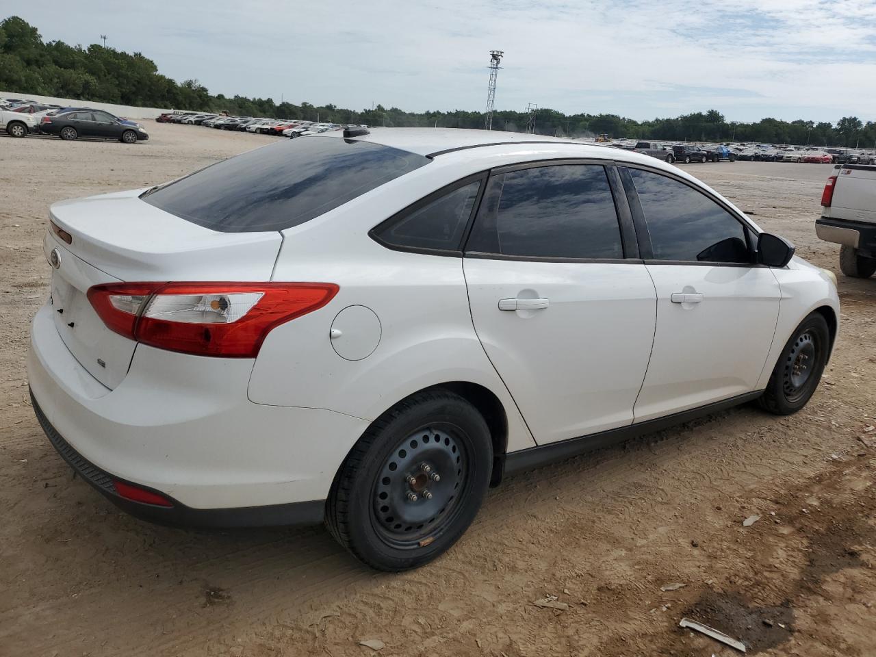 1FAHP3F29CL106786 2012 Ford Focus Se