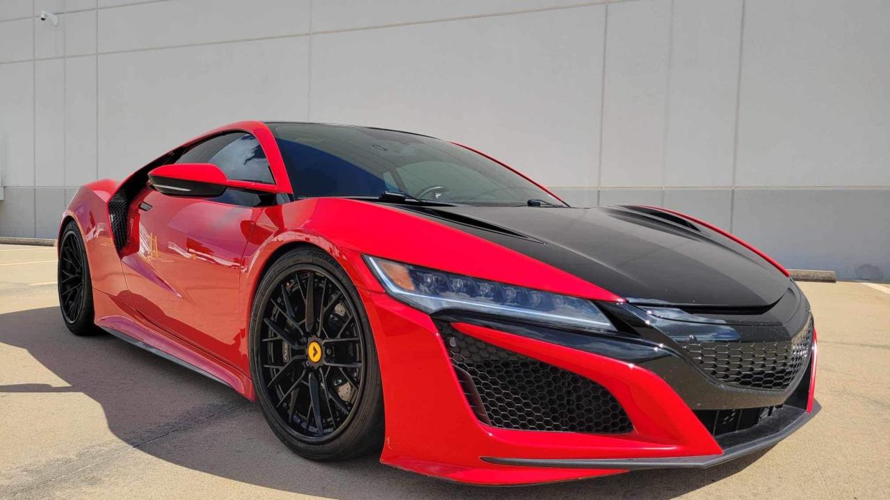 19UNC1B02HY000211 2017 Acura Nsx