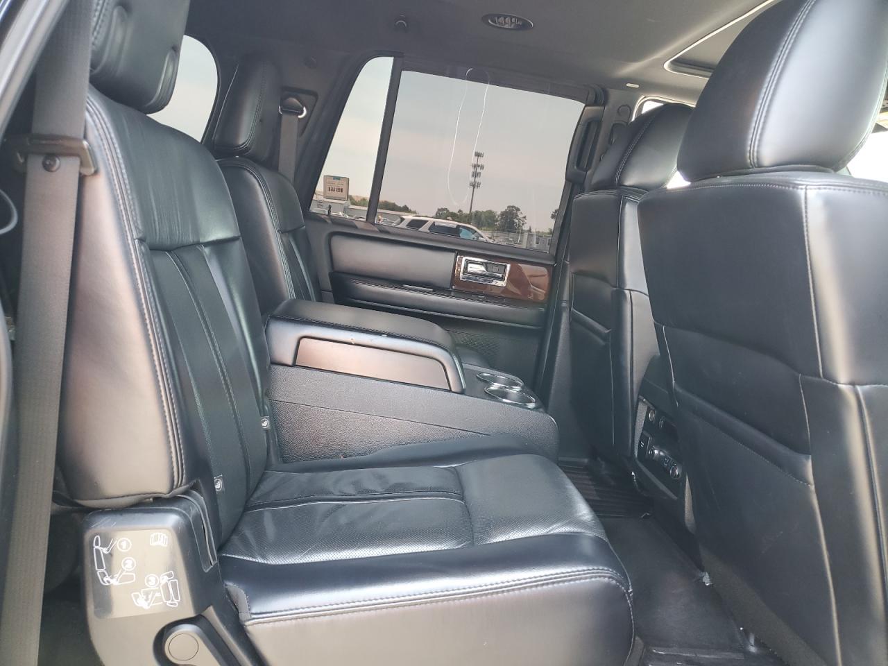 5LMJJ3JT2HEL13148 2017 Lincoln Navigator L Select