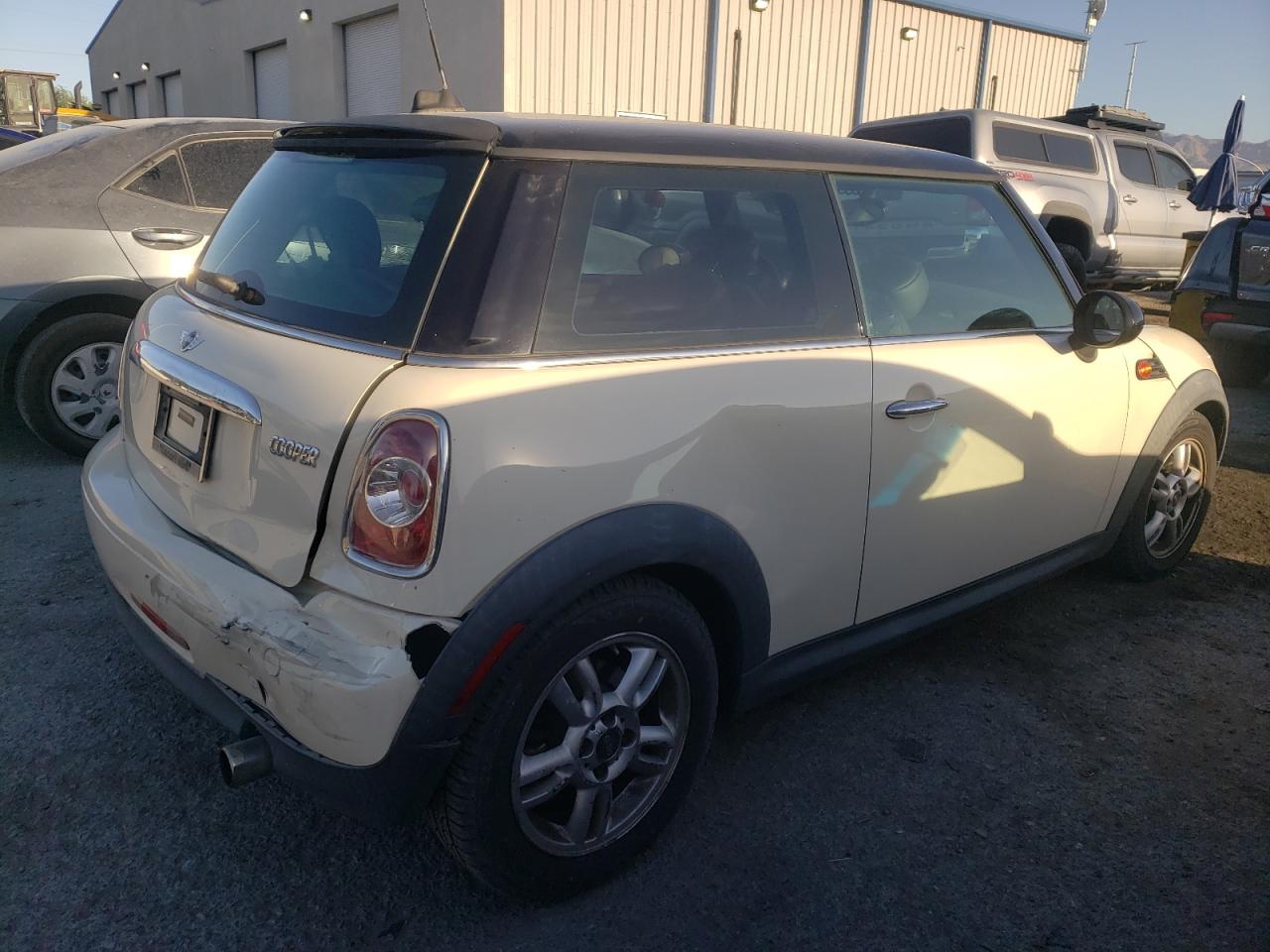 2012 Mini Cooper vin: WMWSU3C51CT258162