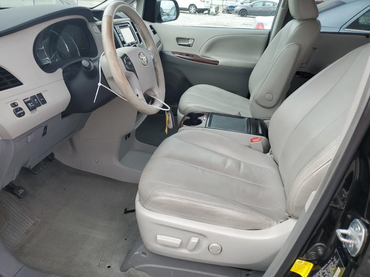 5TDYK3DC7CS245589 2012 Toyota Sienna Xle