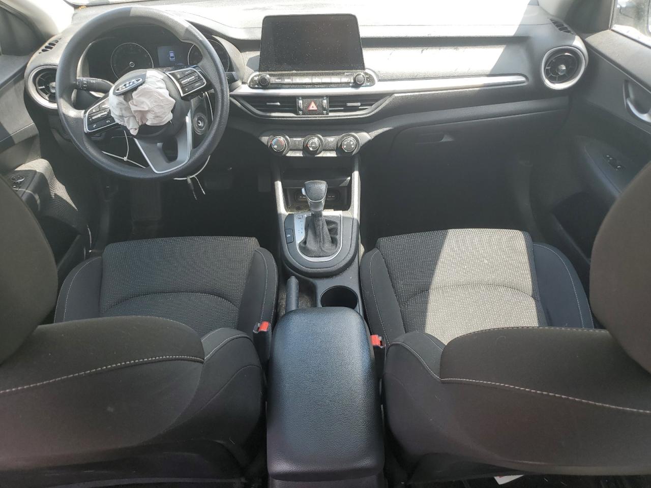 3KPF24AD0ME323233 2021 Kia Forte Fe