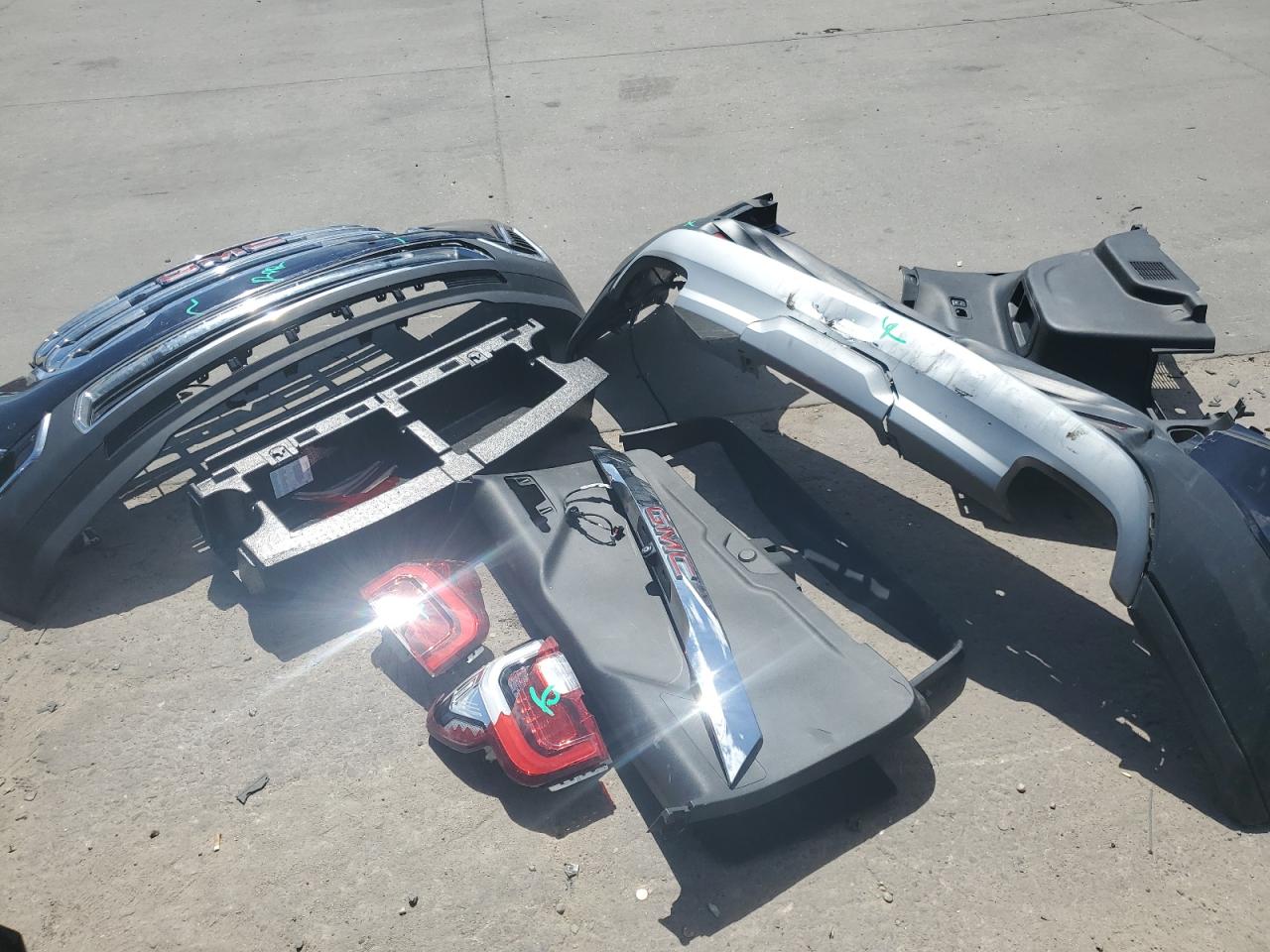 1GKKNMLS4MZ173685 2021 GMC Acadia Slt