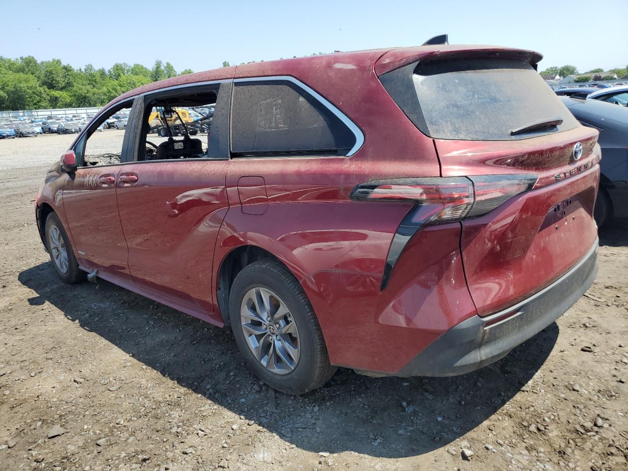 2021 Toyota Sienna Le vin: 5TDKRKEC6MS039921