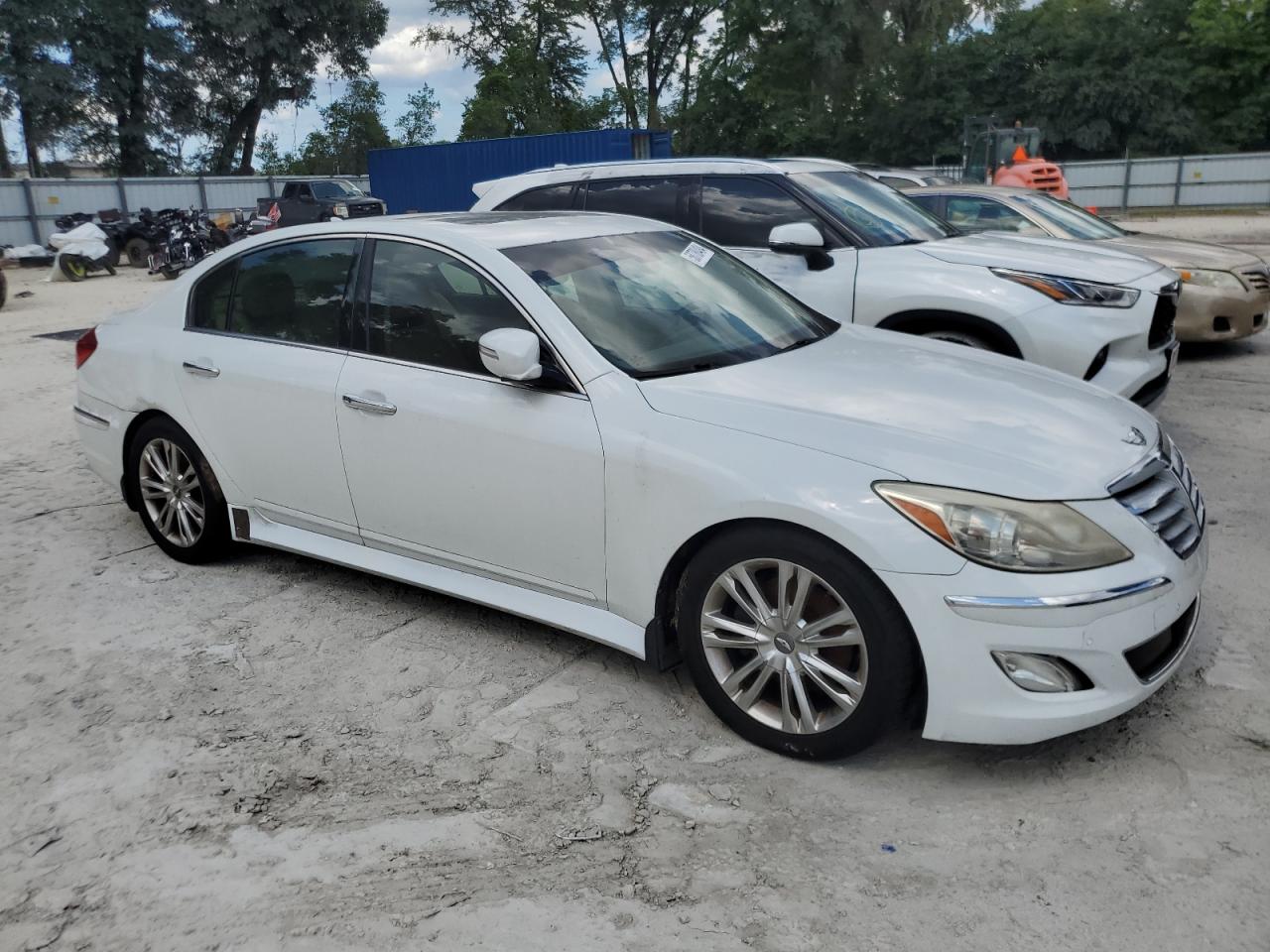 2013 Hyundai Genesis 3.8L vin: KMHGC4DD3DU225016