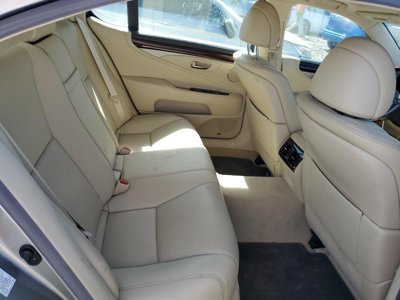 JTHGL5EFXG5056958 2016 Lexus Ls 460L