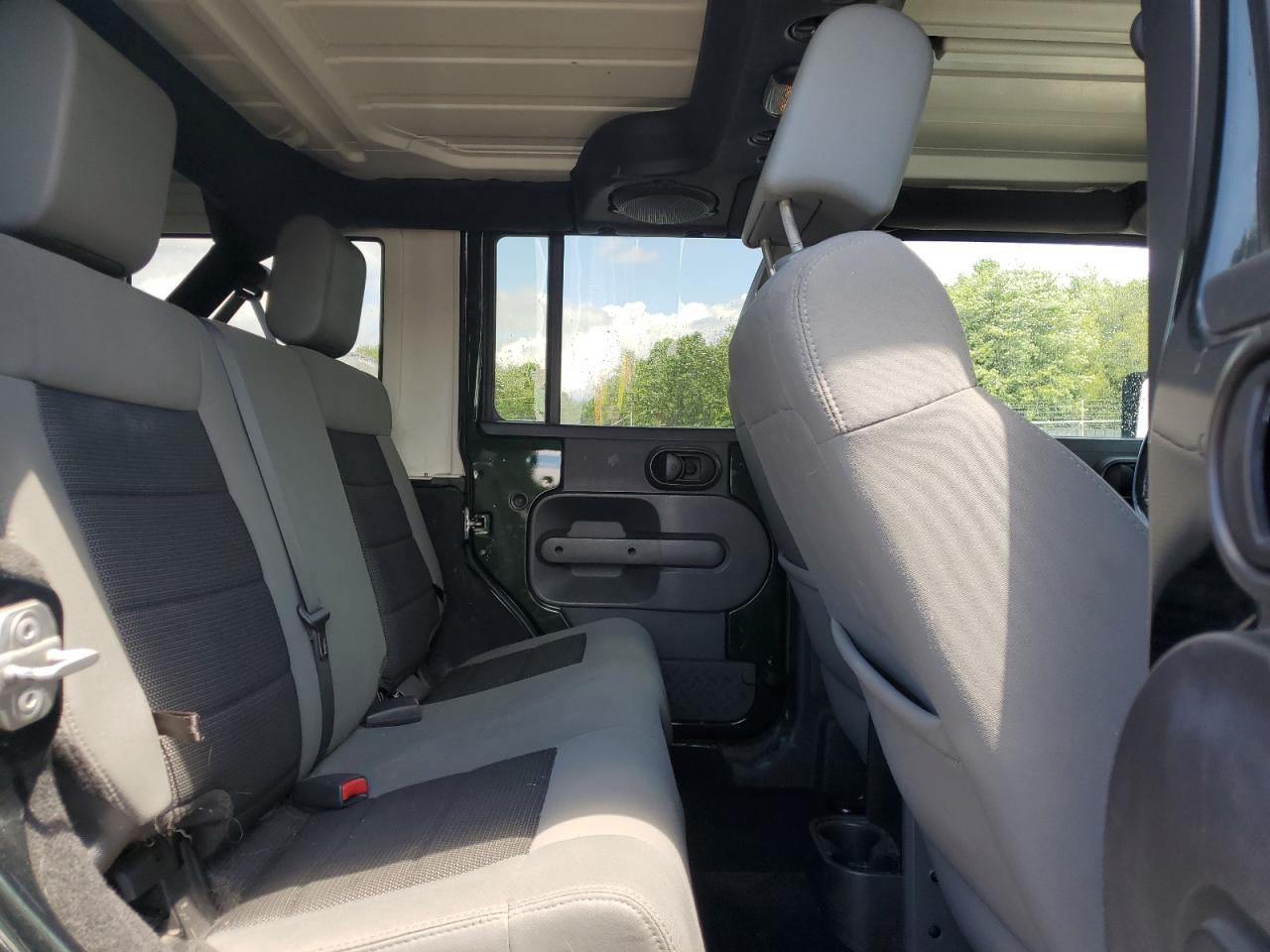 1J4BA3H18AL127514 2010 Jeep Wrangler Unlimited Sport