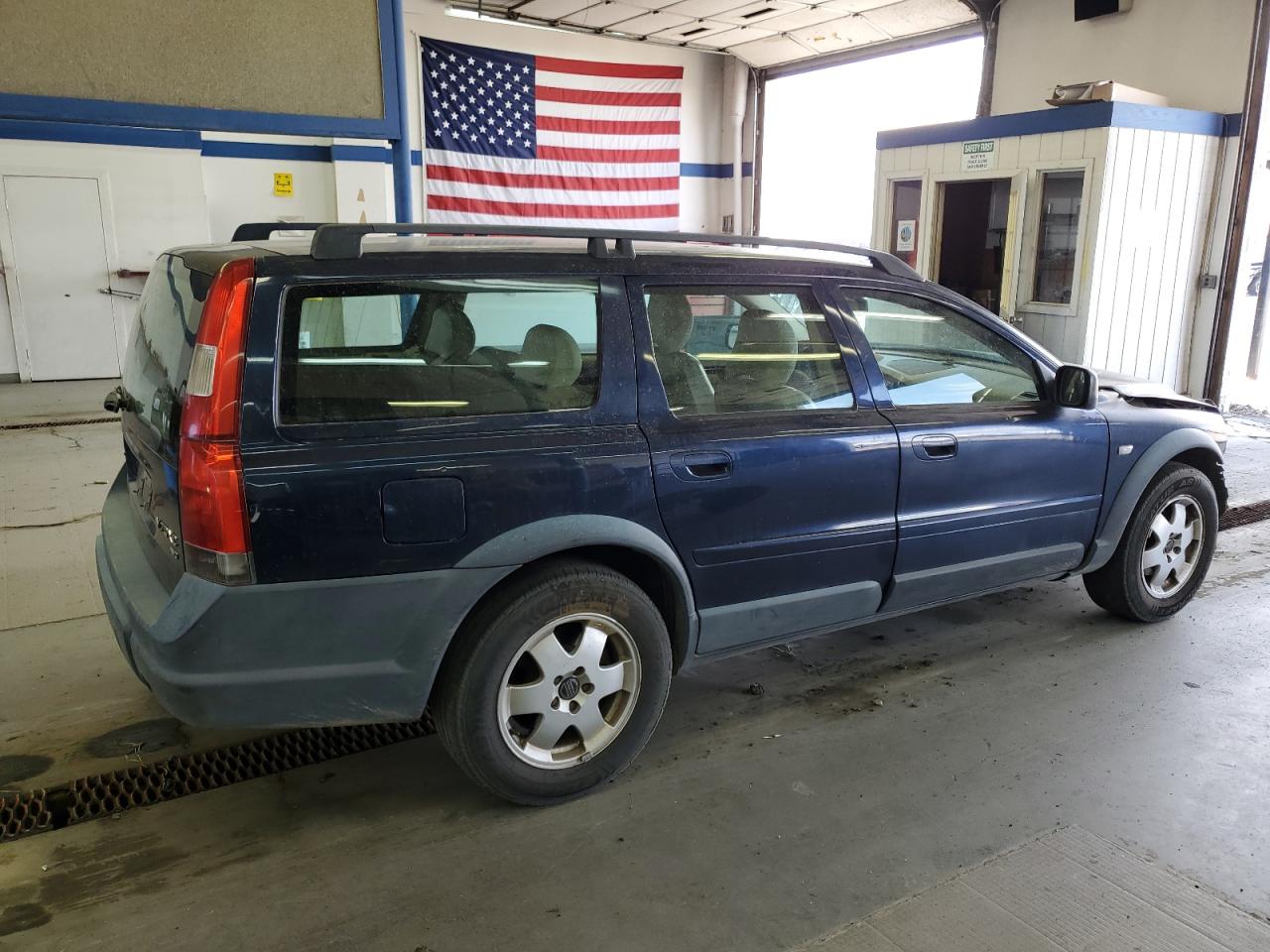 YV1SZ58D711031349 2001 Volvo V70 Xc