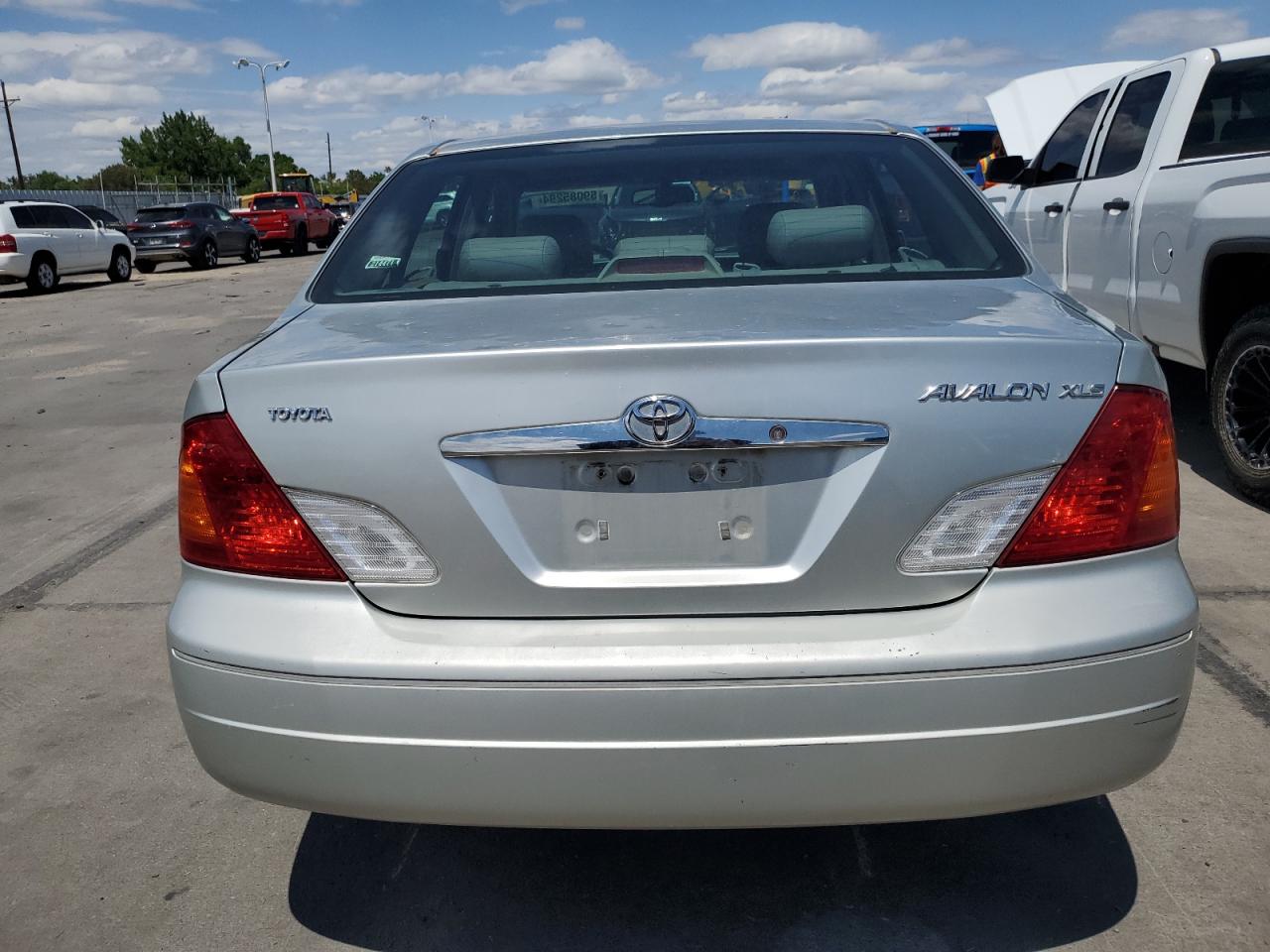 4T1BF28B51U144030 2001 Toyota Avalon Xl