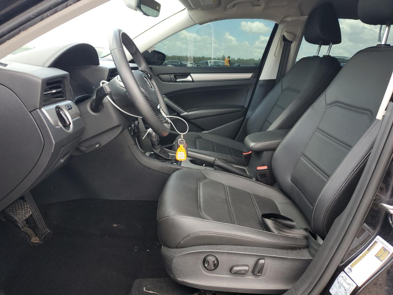 1VWSA7A33MC018002 2021 Volkswagen Passat Se