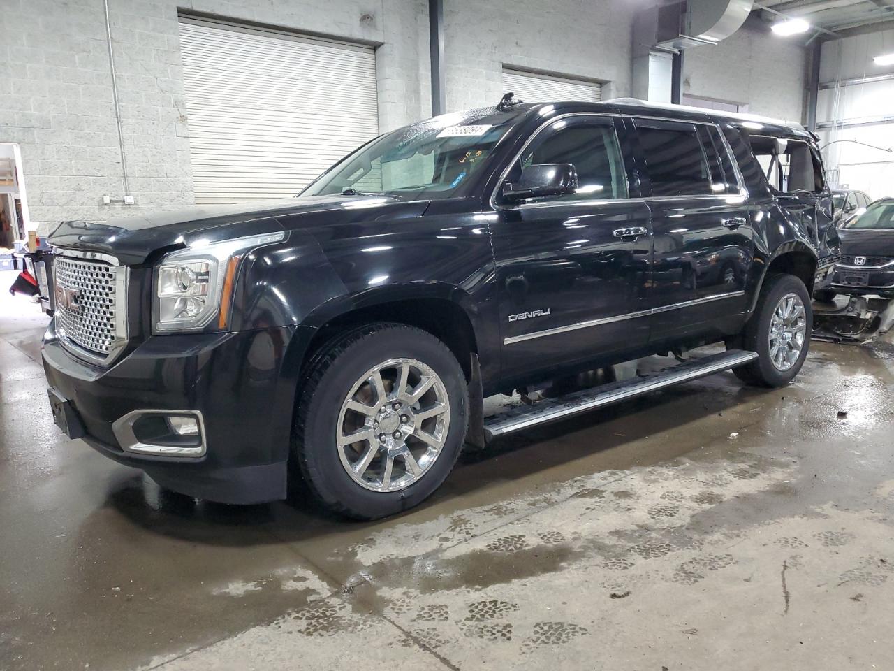 2017 GMC Yukon Xl Denali vin: 1GKS2HKJ3HR132690