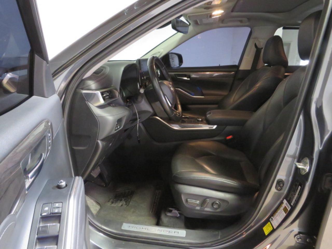 5TDDZRBH8LS006936 2020 Toyota Highlander Limited