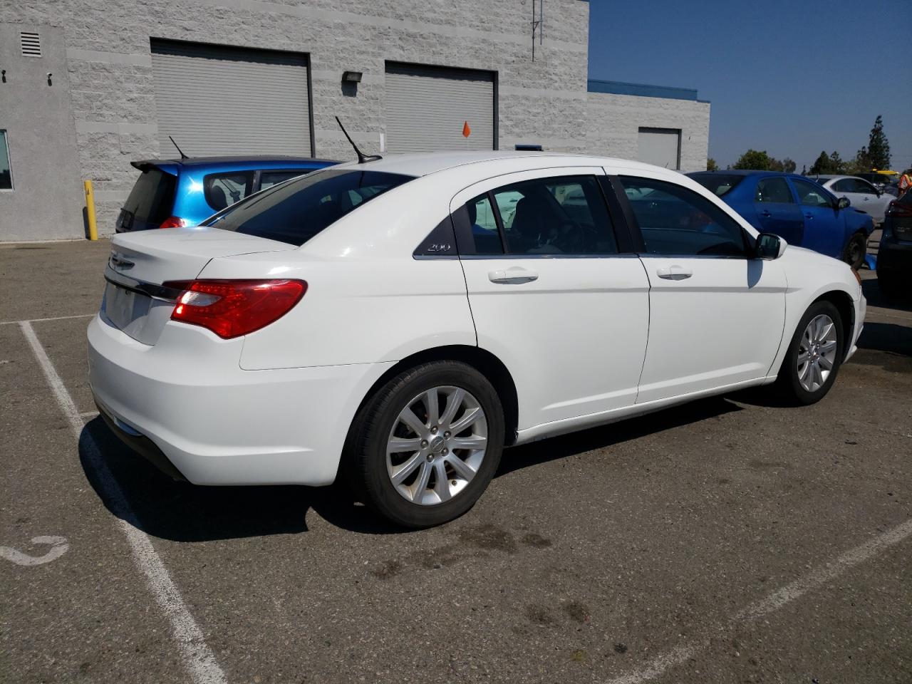 2014 Chrysler 200 Touring vin: 1C3CCBBG3EN105737