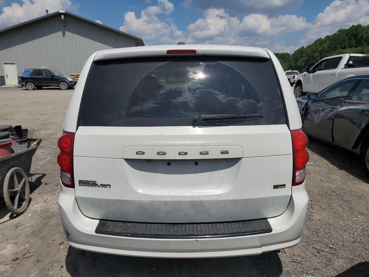 2C4RDGBG1JR223251 2018 Dodge Grand Caravan Se