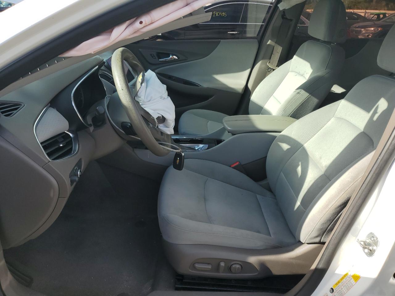 1G1ZD5ST6KF105165 2019 Chevrolet Malibu Lt