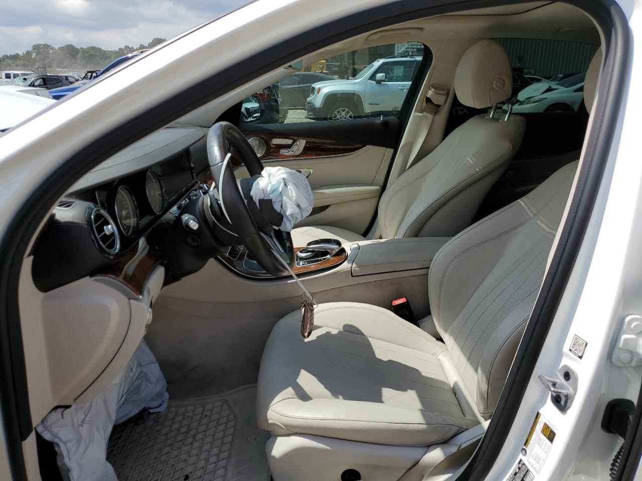 WDDZF4KB6KA517690 2019 Mercedes-Benz E 300 4Matic