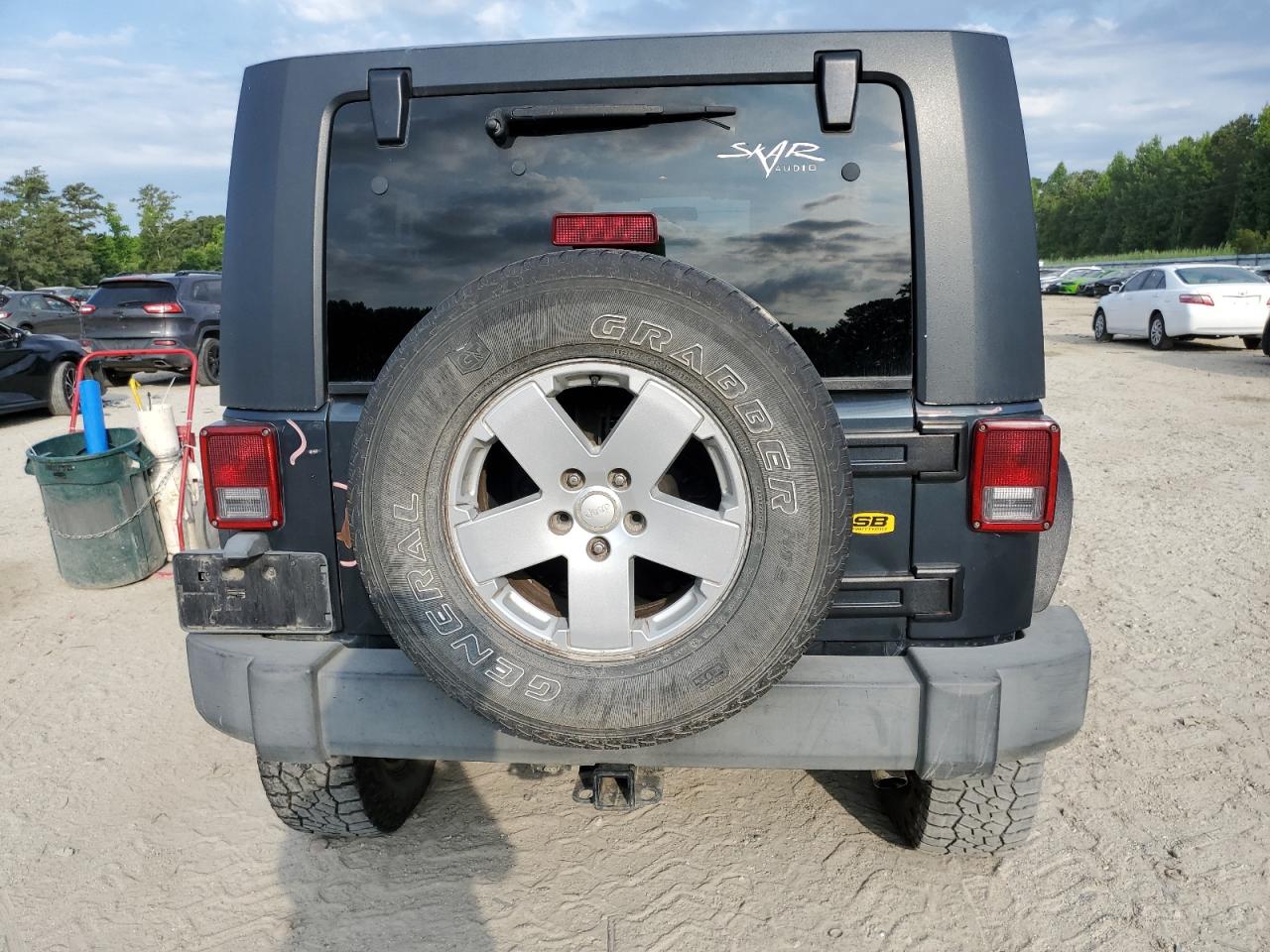 1J4GA59187L198155 2007 Jeep Wrangler Sahara