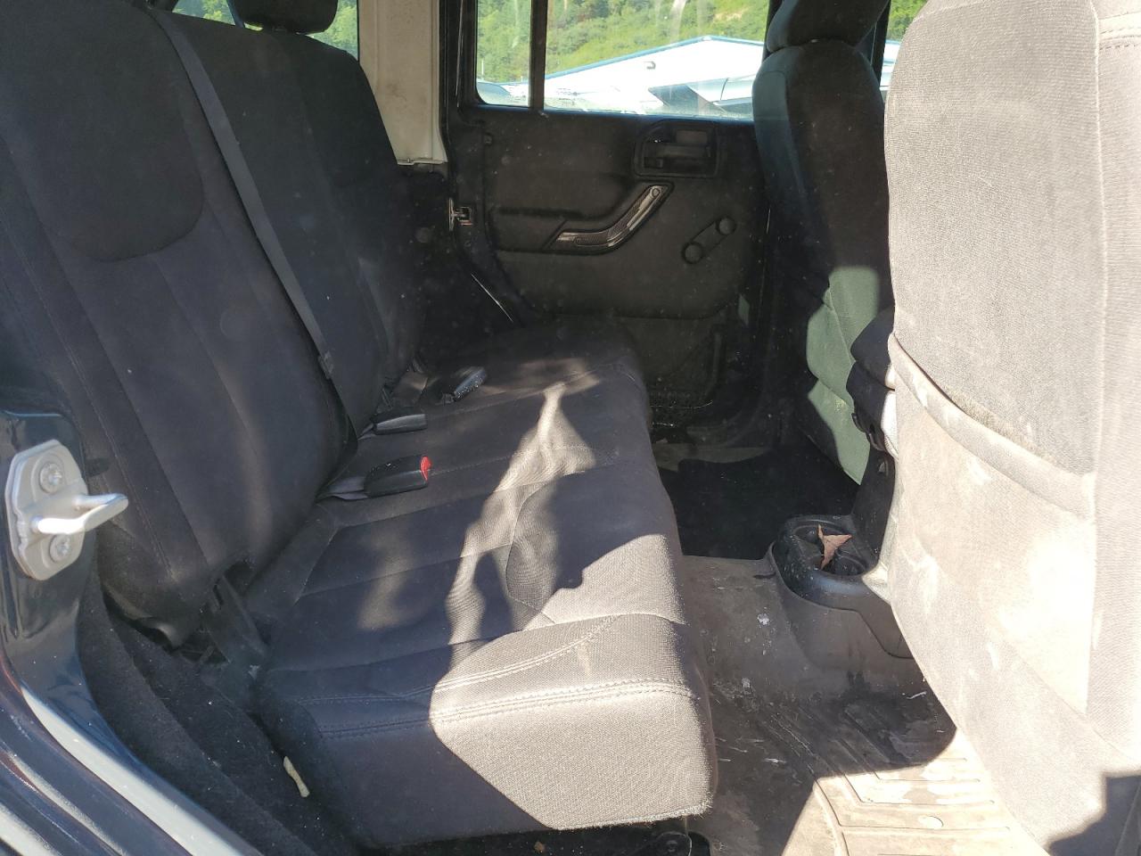 1C4BJWDG3GL302200 2016 Jeep Wrangler Unlimited Sport