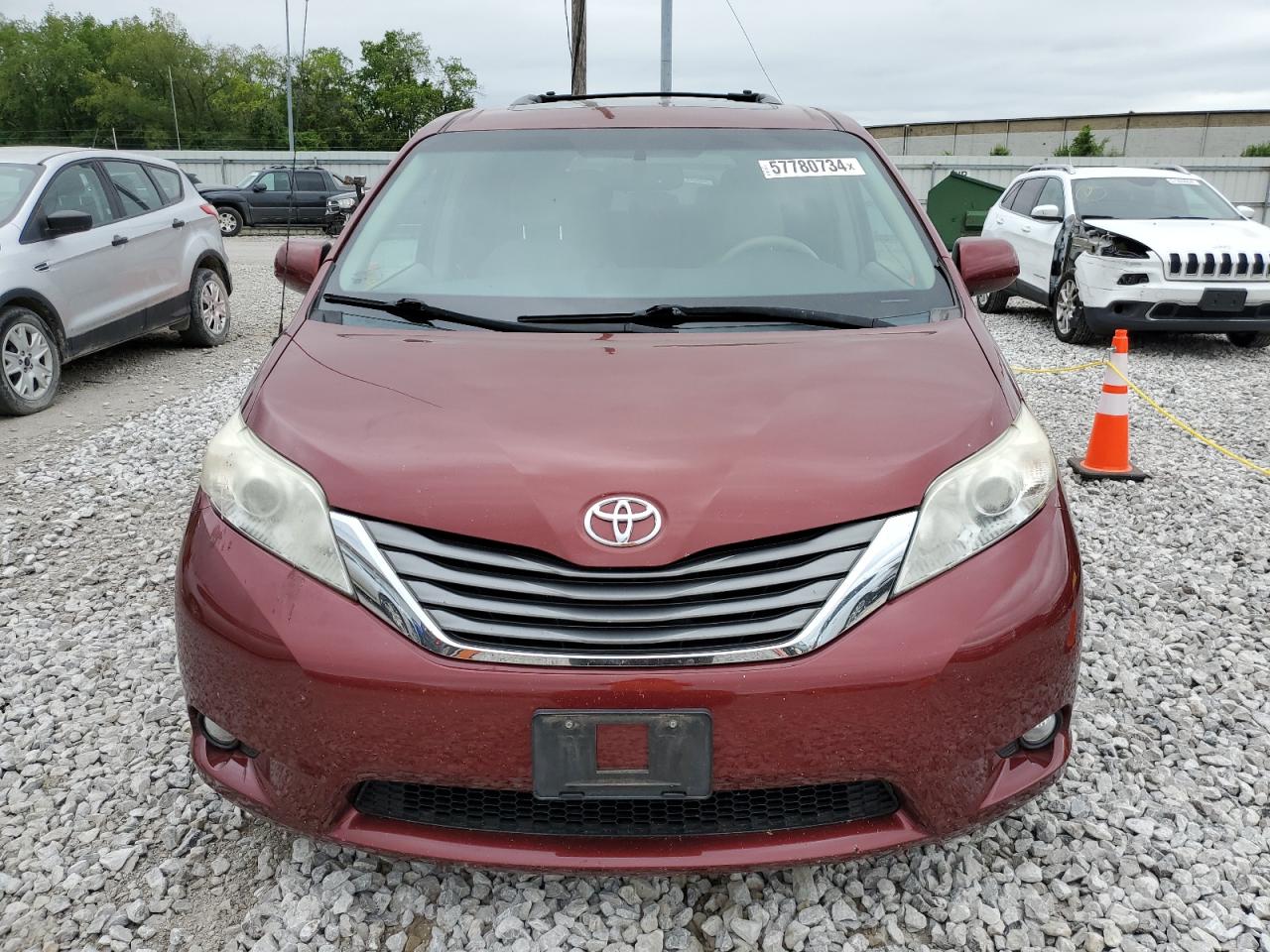 5TDYK3DC7ES469478 2014 Toyota Sienna Xle