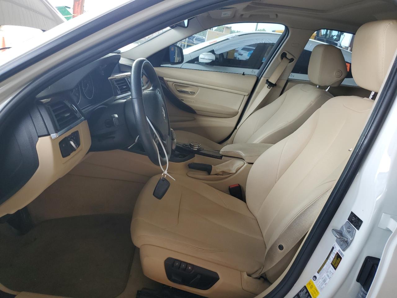 WBA3C3G54ENR25539 2014 BMW 320 I xDrive